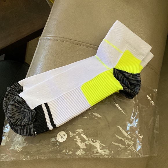 Compress Socks - Picture 2 of 10